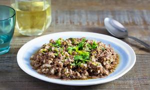 Cách làm bánh bao bí đỏ hình con cua ngộ nghĩnh