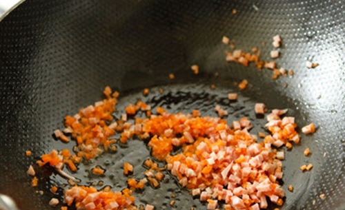 Cách làm bánh bao bí đỏ vừa mềm vừa ngon mà lạ miệng vô cùng