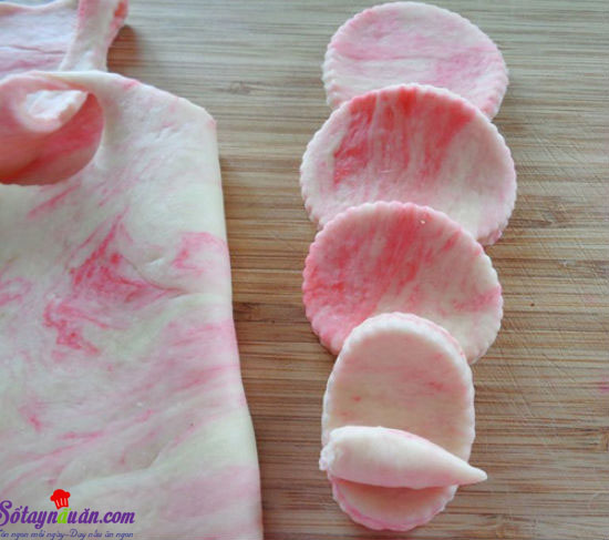 Cách làm bánh bao hoa hồng đẹp mắt