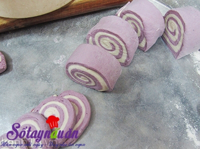 Cách làm bánh bao khoai lang tím đẹp mắt