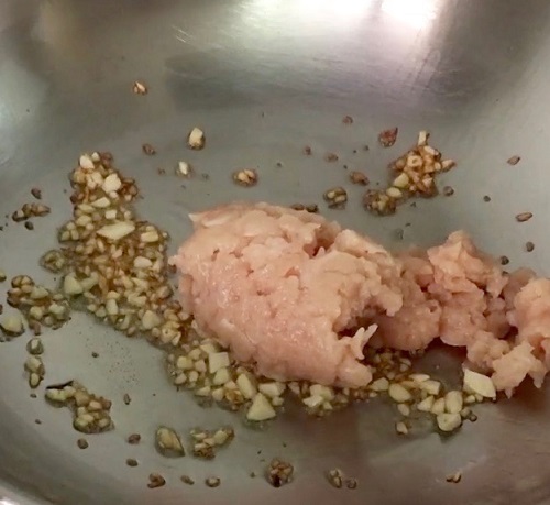 Cách làm bánh bắp cuộn  Món bánh gato vạn người mê