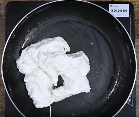 Cách làm bánh bông lan ba vị cực lạ miệng lại thơm ngon giòn xốp