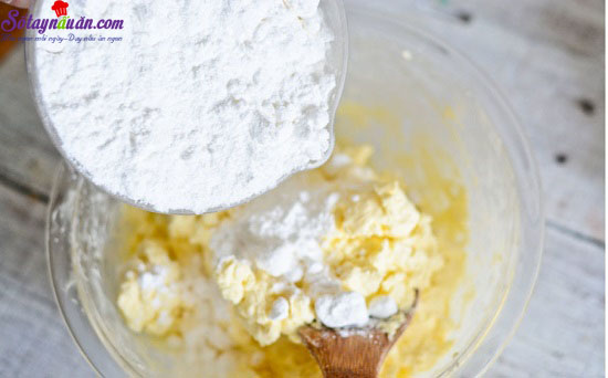 Cách làm bánh bông lan màu đỏ nhung đặc biệt