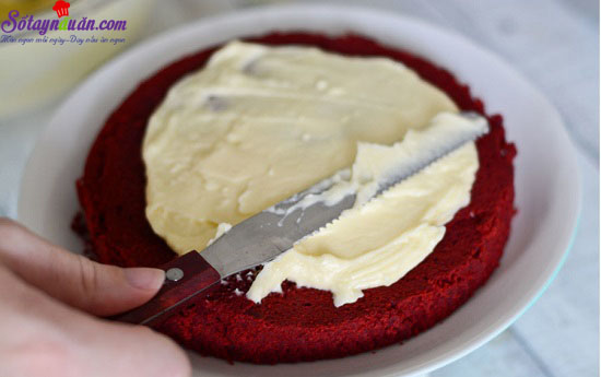 Cách làm bánh bông lan màu đỏ nhung đặc biệt