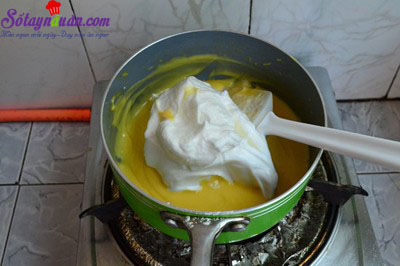 Cách làm bánh bông lan ngon đơn giản tại nhà