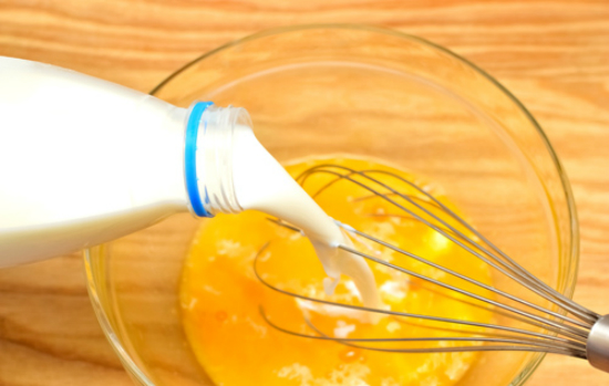 Cách làm bánh bông lan nhân dứa