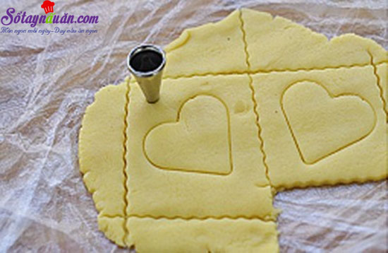 Cách làm bánh cookie trái tim cho ngày Valentine thêm ấm áp