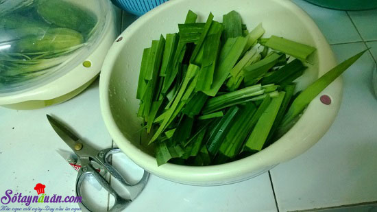 Cách làm bánh crepe lá dứa Kuih dadar thơm ngon hấp dẫn