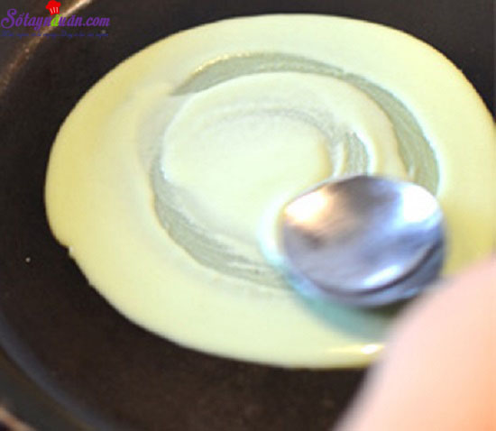 Cách làm bánh crepe lá dứa Kuih dadar thơm ngon hấp dẫn