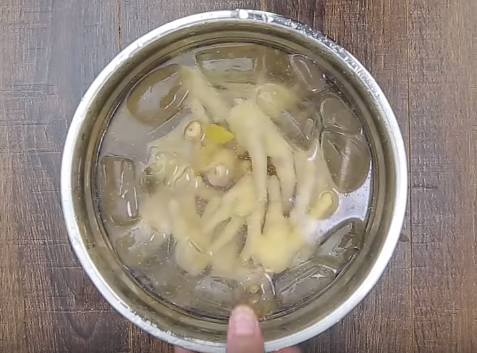 Cách làm bánh cupcake dâu tây hương vani tuyệt ngon