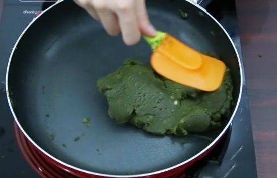 Cách làm bánh dẻo nhân trà xanh trung thu