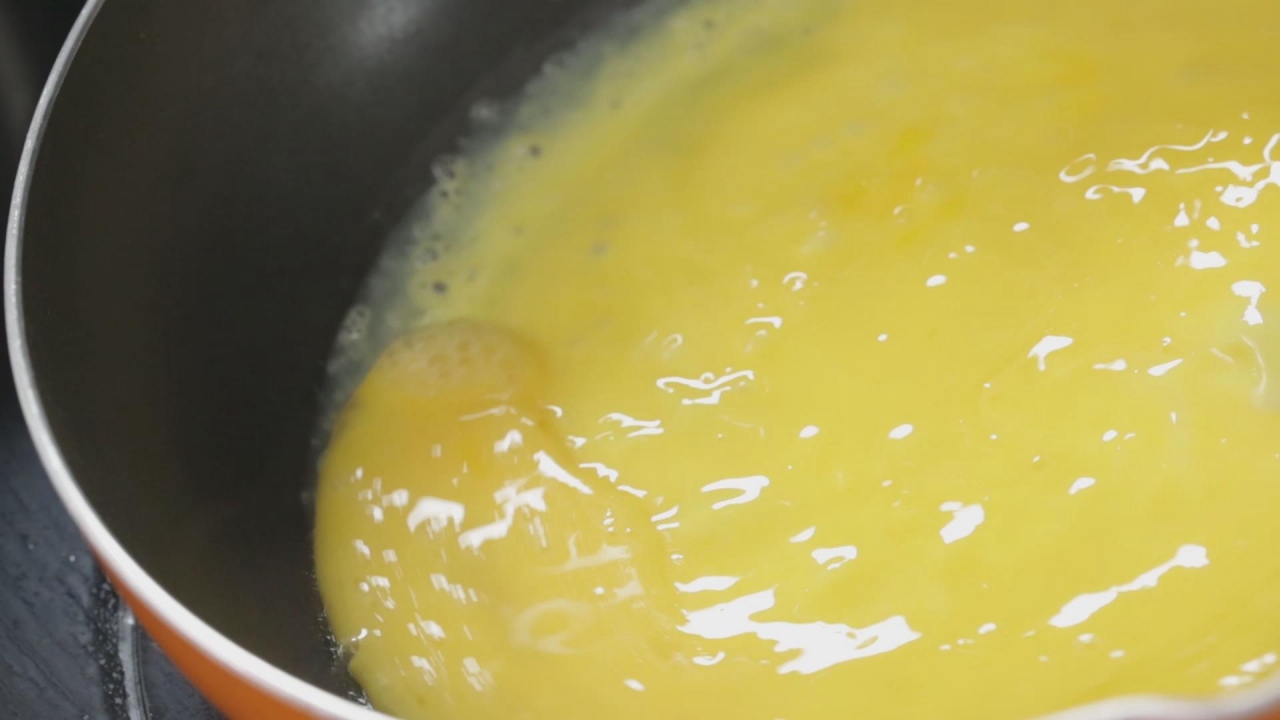 Cách làm bánh gạo chiên lắc phô mai khiến giới trẻ phát cuồng