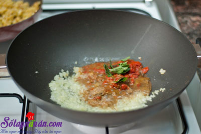 Cách làm bánh gối cà ri gà thơm ngon khó cưỡng