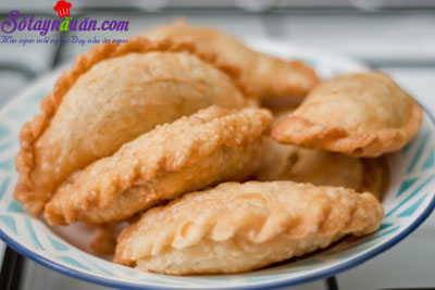 Cách làm bánh gối cà ri gà thơm ngon khó cưỡng