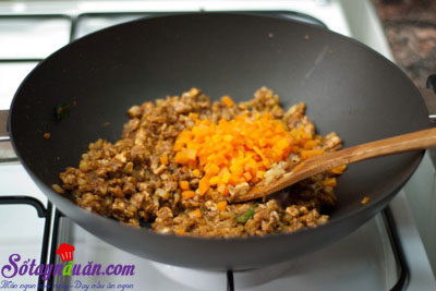 Cách làm bánh gối cà ri gà thơm ngon khó cưỡng