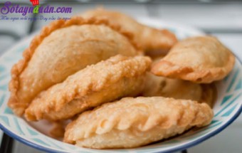 Cách làm bánh gối cà ri gà thơm ngon khó cưỡng