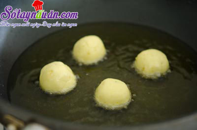 Cách làm bánh khoai lang chiên tẩm đường cực ngon