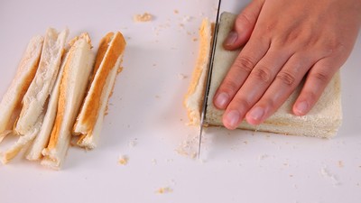 Cách làm bánh mì cuộn xúc xích ngon miệng