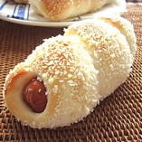 Cách làm bánh mì cuộn xúc xích ngon miệng