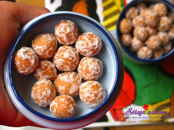 Cách làm bánh nhãn phủ đường cực dễ mà cực ngon