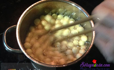 Cách làm bánh nhãn phủ đường cực dễ mà cực ngon