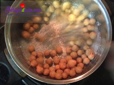 Cách làm bánh nhãn phủ đường cực dễ mà cực ngon