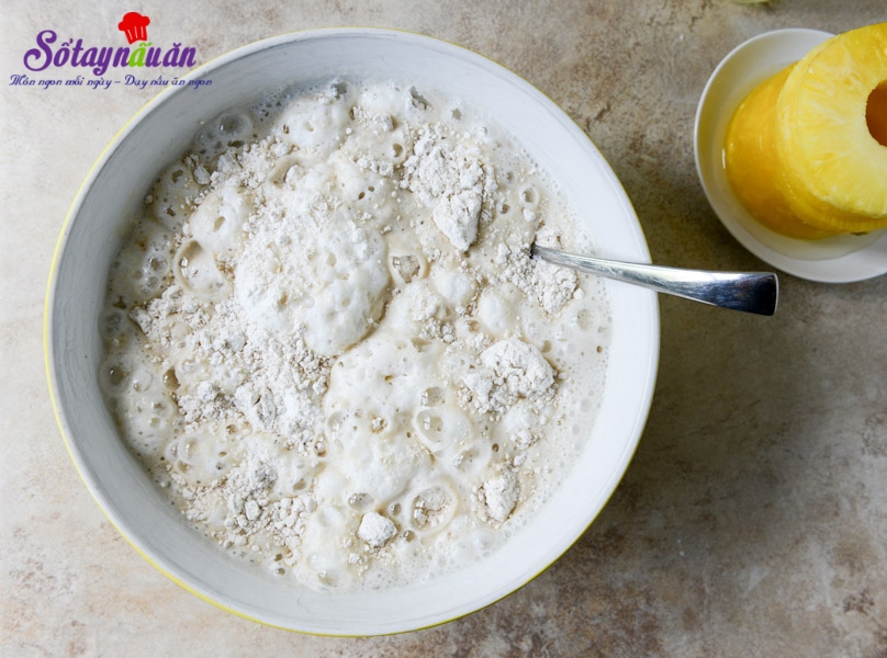 Cách làm bánh Pancake chuối dứa cho bữa sáng