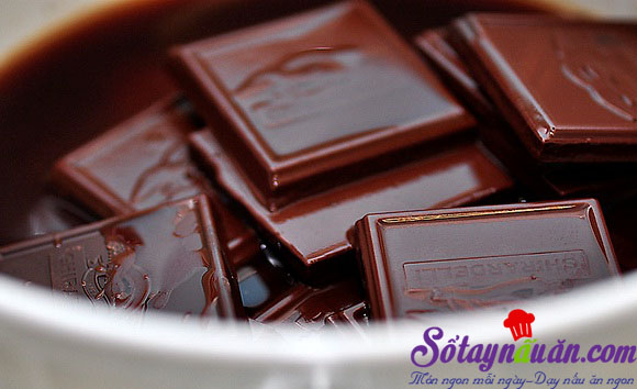 Cách làm bánh Sôcôla khúc cây, món quà Noel