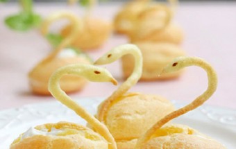 Cách làm bánh su kem hình thiên nga cực dễ thương