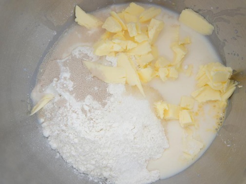 Cách làm bánh su kem ngon bằng nồi cơm điện tại nhà cực đơn giản