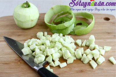 Cách làm bánh táo phiên bản chả giò cuốn độc đáo