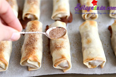 Cách làm bánh táo phiên bản chả giò cuốn độc đáo