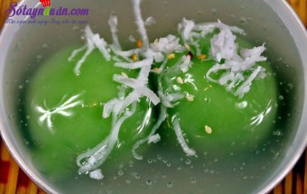 Cách làm bánh trôi nước lá dứa ngon không thể chối từ