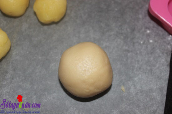 Cách làm bánh Trung thu hình ngộ nghĩnh cho bé yêu