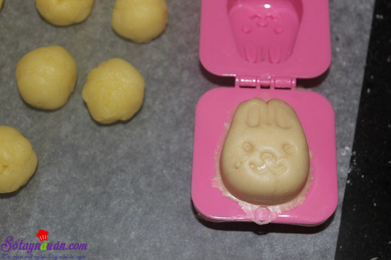 Cách làm bánh Trung thu hình ngộ nghĩnh cho bé yêu