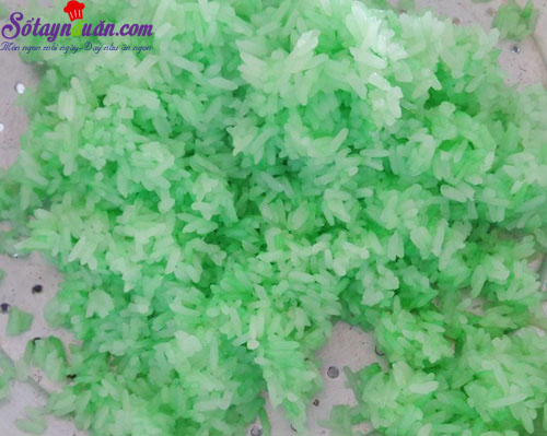 Cách làm bánh xôi lá dứa cho bữa sáng