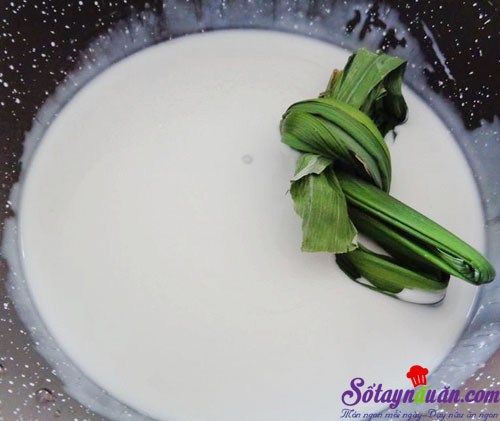 Cách làm bánh xôi lá dứa cho bữa sáng