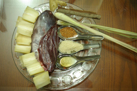 Cách làm bắp bò rim mật mía