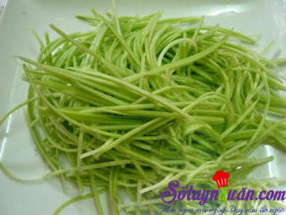 Cách làm bầu xào trai ngọt mát ngày hè