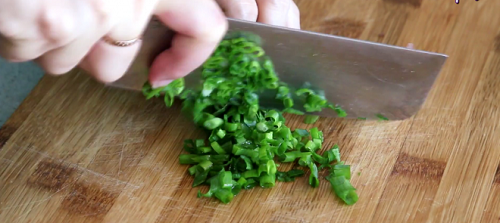 Cách làm bim bim khoai tây giòn tan, ăn cực đã chỉ trong 5 bước