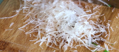 Cách làm bim bim khoai tây giòn tan, ăn cực đã chỉ trong 5 bước