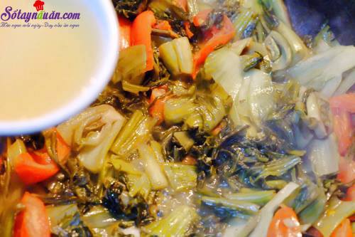 Cách làm cá chép om dưa đậm đà đưa cơm