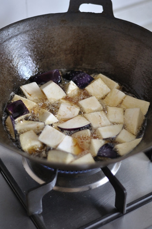 Cách làm cà tím xào chay