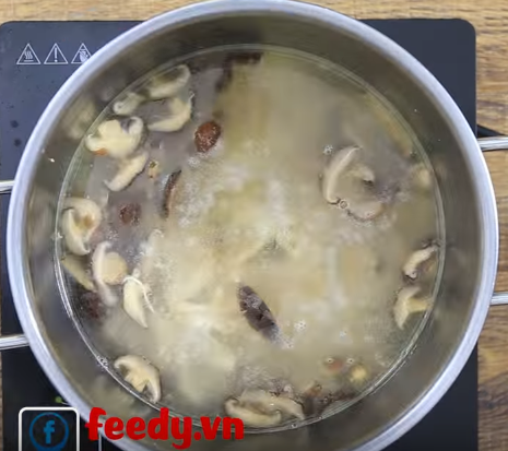 Cách làm cánh gà chiên giòn sốt trứng muối đậm đà cực hao cơm