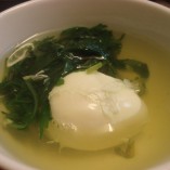 Cách làm canh trứng gà ngải cứu đơn giản ai cũng làm được