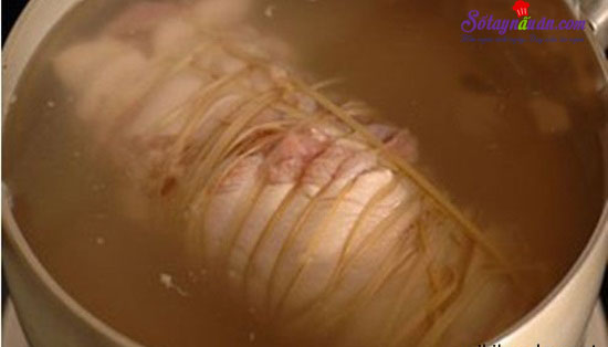 Cách làm chân giò muối cực ngon cực dễ cho Tết ấm cúng