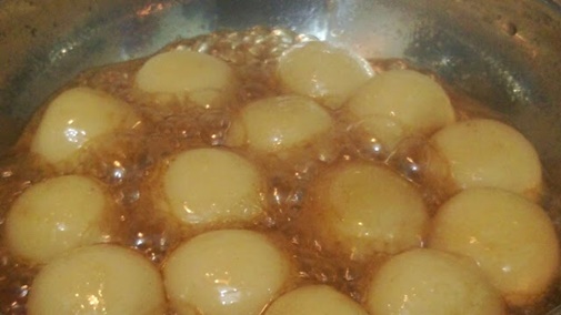 Cách làm chè củ năng trái dừa giải nhiệt ngày hè