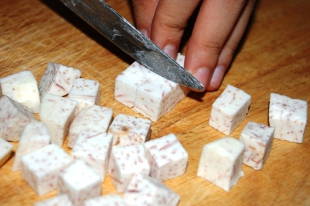 Cách làm chè đậu xanh khoai môn