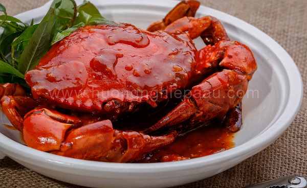 Cách làm cua rang me cho cả nhà thích mê