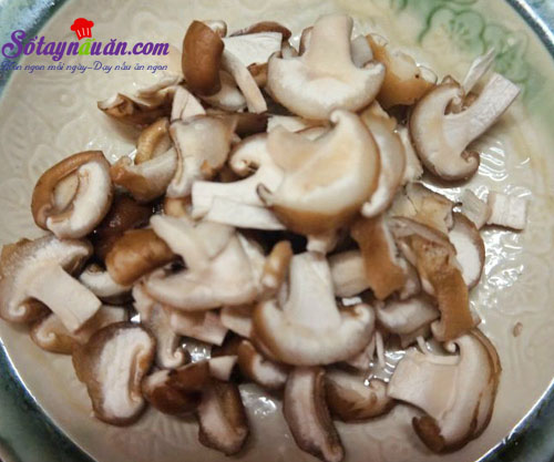 Cách làm đậu hũ non sốt nấm đông cô chay cho ngày rằm